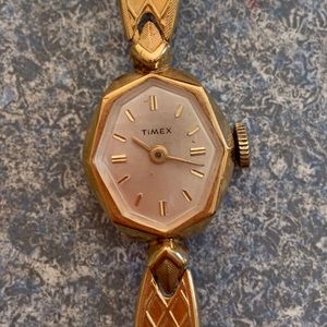 He sold me a broken watch.